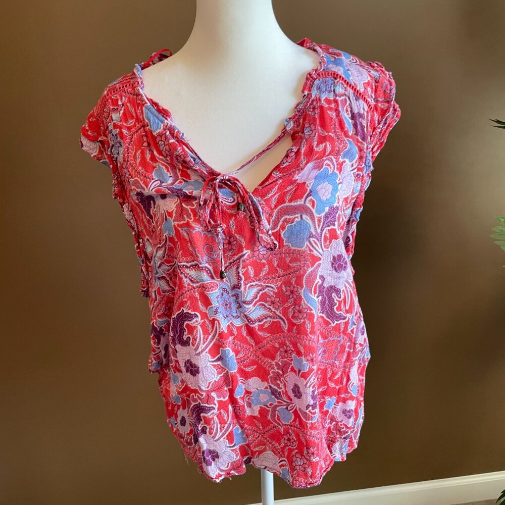 Knox Rose tank top with fluttery sleeve